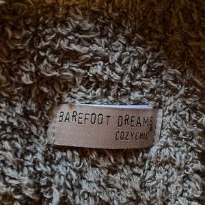 Barefoot Dreams travel wrap